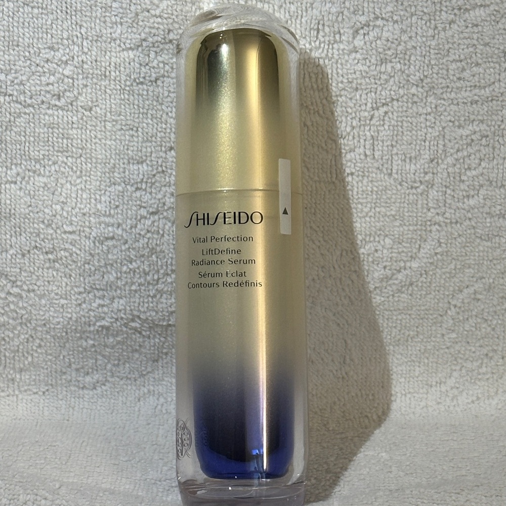 NWT Shiseido Vital Perfection LiftDefine Radiance Serum